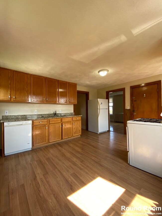 Building Photo - 51 Aldie St