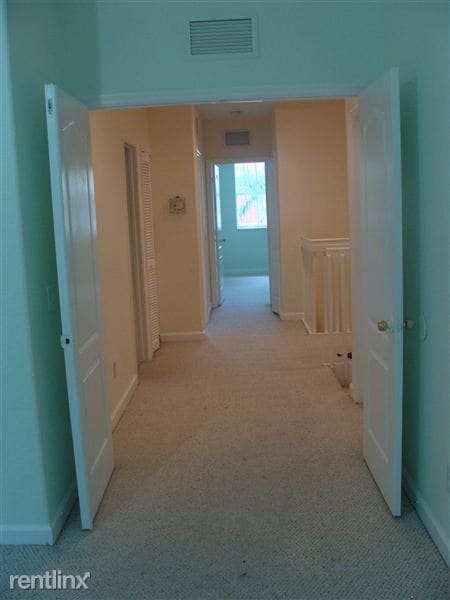 Building Photo - 2441 Shoma Dr