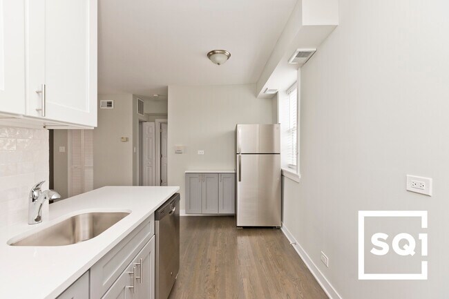 Foto del edificio - 3618 N Marshfield Ave