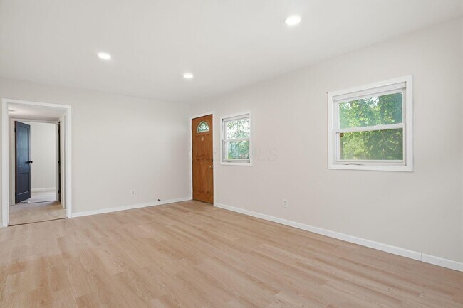Foto del edificio - 1074 S James Rd