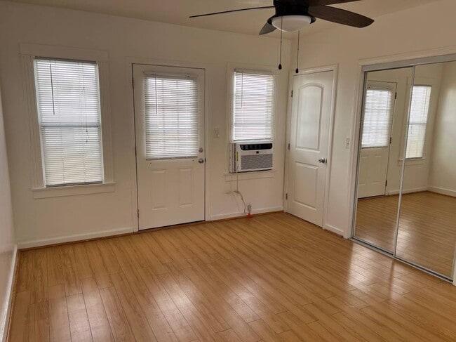 Living Room - 1114 Tamarind Ave