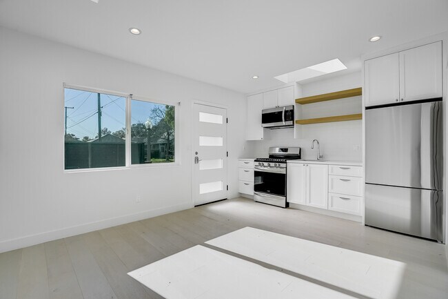 Foto del edificio - 10965 Braddock Dr