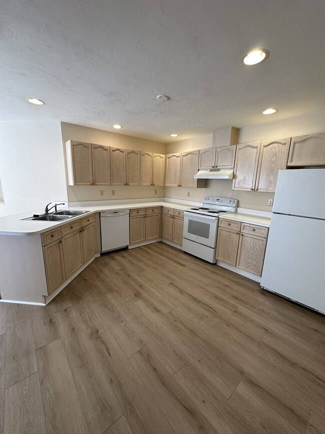 Building Photo - 12349 Londonderry