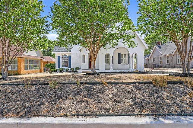 Foto principal - 2563 S University Dr