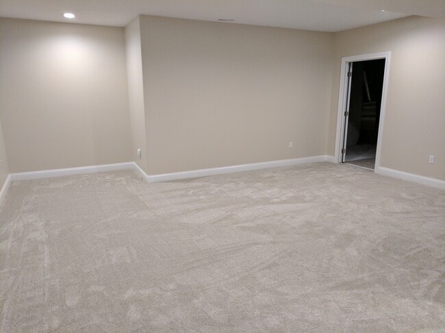 Building Photo - 306 Southwest Carriage Drive