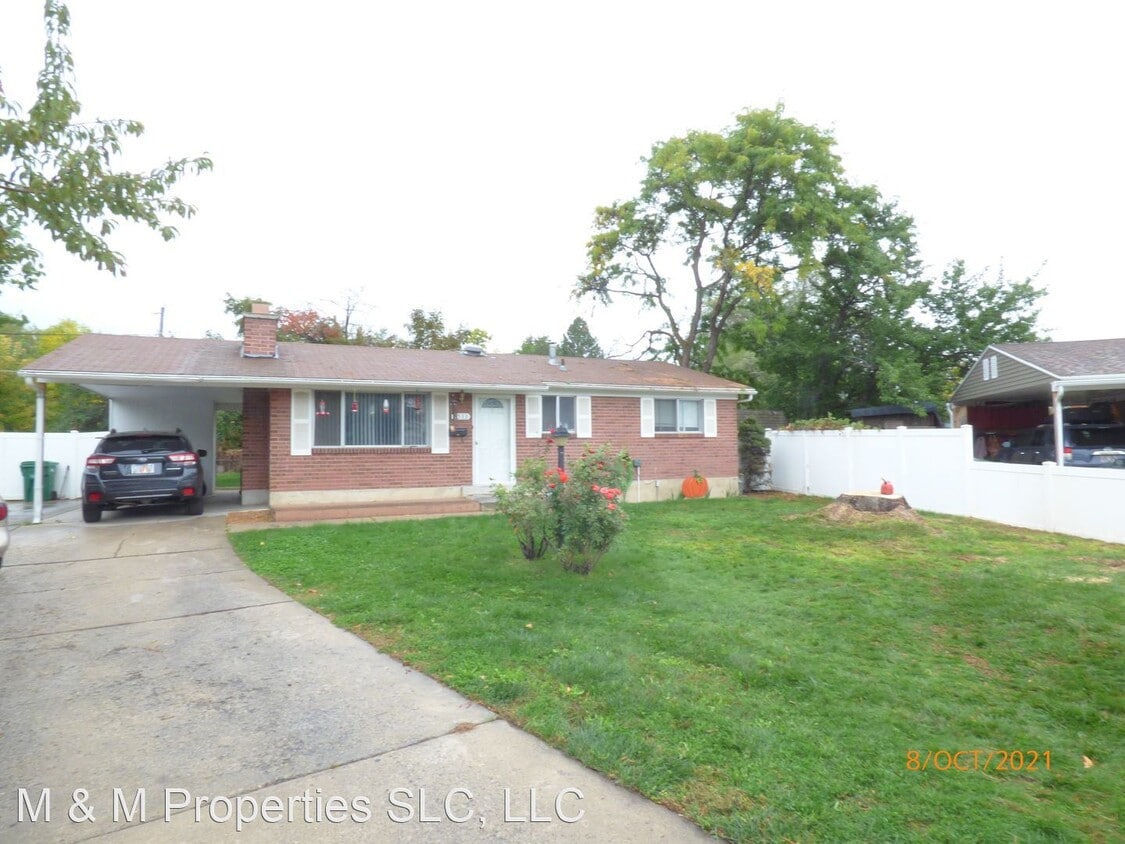 4 br, 2 bath House 8533 S Johnsonway Cir... House Rental in Sandy