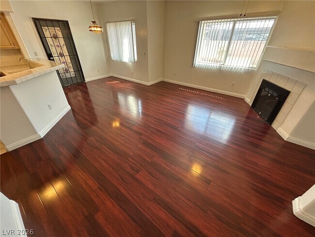 Foto del edificio - 900 Heavenly Hill Ct