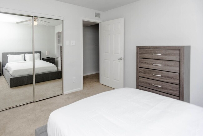Building Photo - 1205 Ashleigh Dr