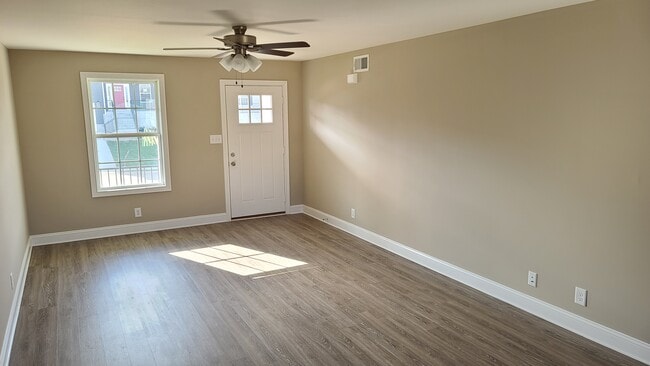 Building Photo - 1093 Charles Thomas Dr