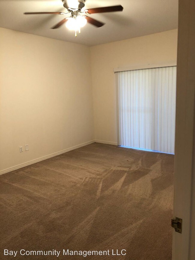 Foto del edificio - 1940 Bluewater Blvd