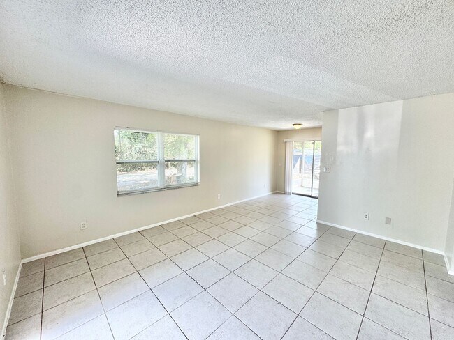 Foto del edificio - ** BONITA SPRINGS ** 2 BED / 1 BATH - WEST...