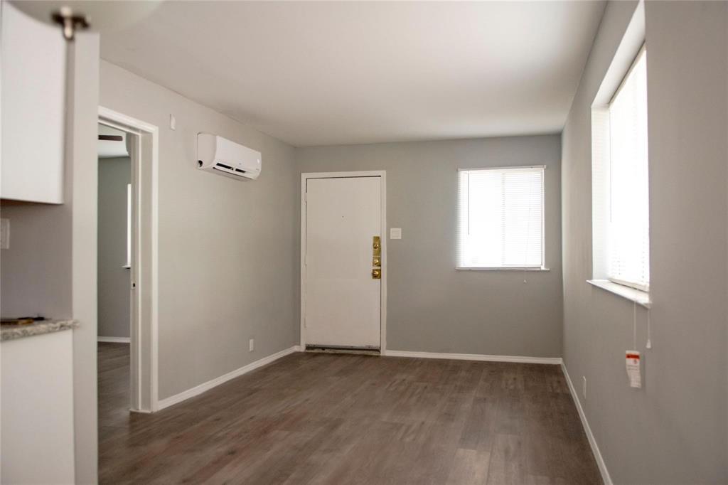 Foto principal - 3310 Douglas Ave