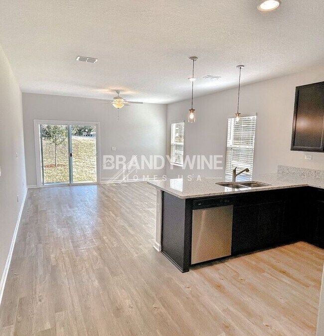 Foto del edificio - NEW Lower Rental Rate Leasing Special: Mar...
