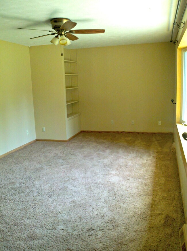 Living Room - 533 Terrace Rd