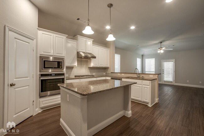 Building Photo - 3313 King Yon Wy