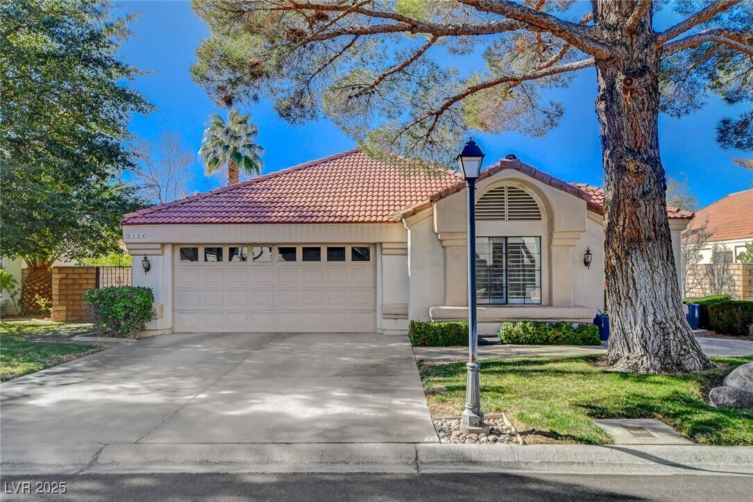 Foto principal - 5429 Painted Sunrise Dr