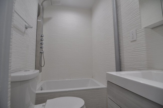 Building Photo - 348 Brook Ave