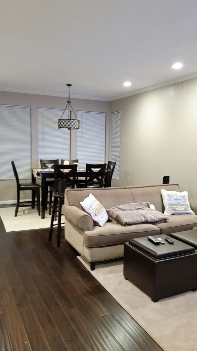 Living/dining room - 449 Norfolk Dr
