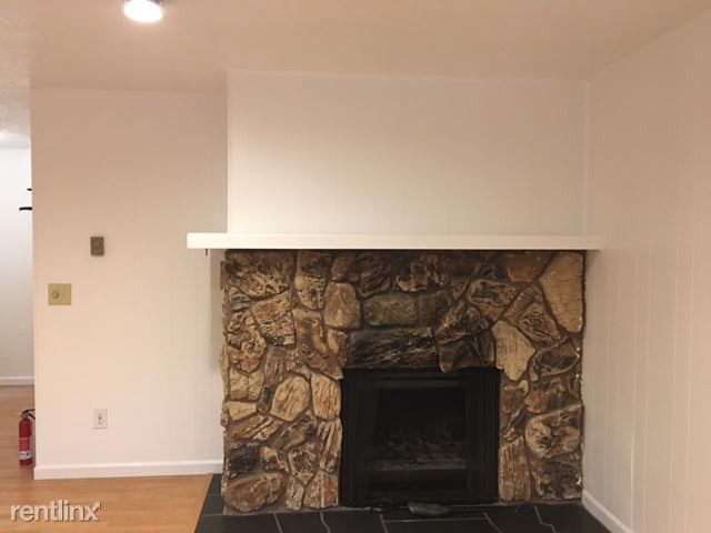 Building Photo - 2 br, 1 bath Condo - 8524 Boundary Ave