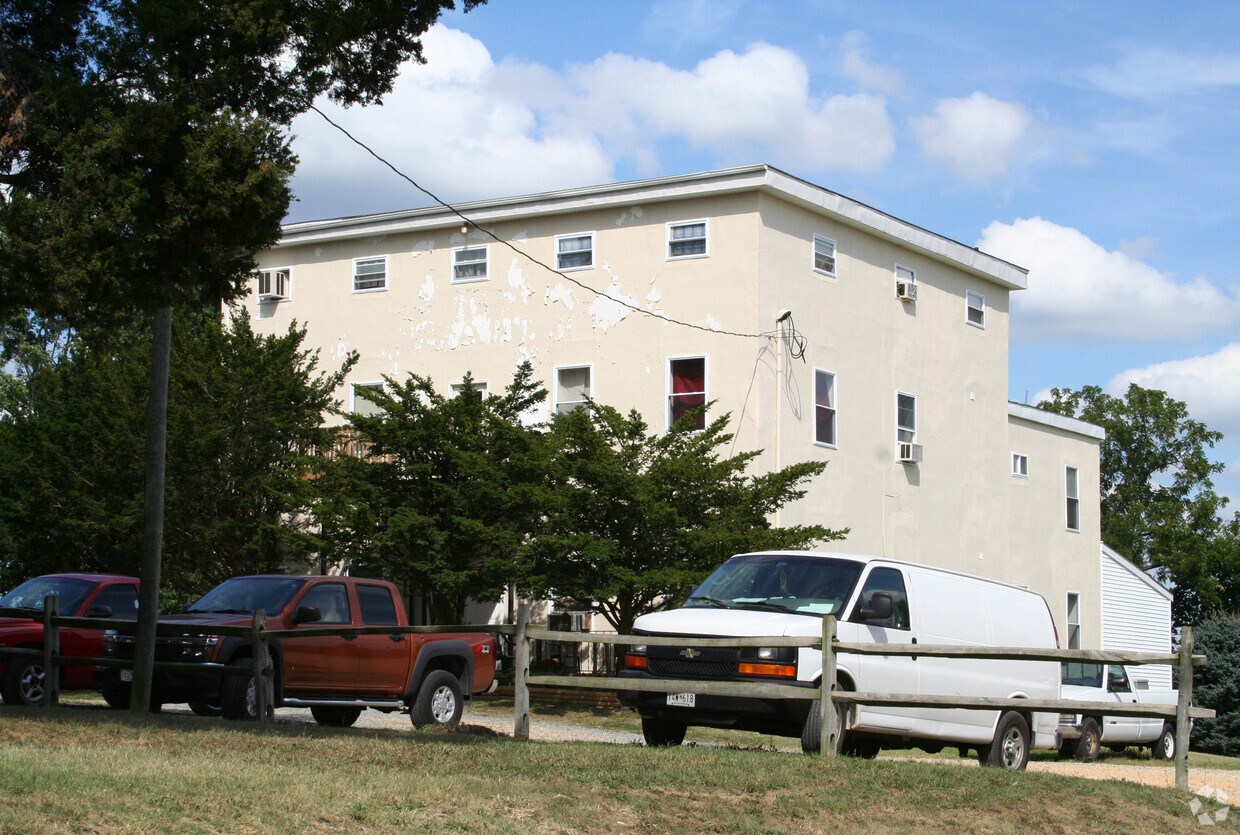 Primary Photo - 324 Old Bayview Rd
