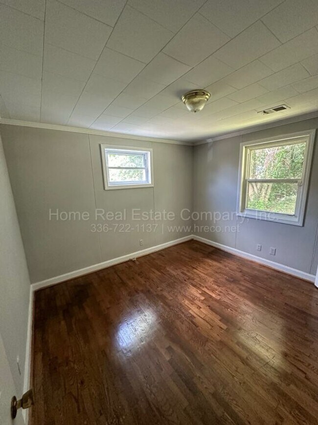 Building Photo - 1432 Douglas St