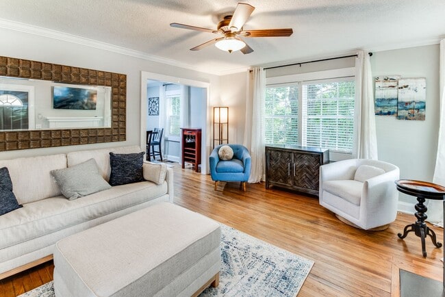 Building Photo - 432 27th St