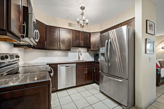 Building Photo - 3101 Sunflower Loop N