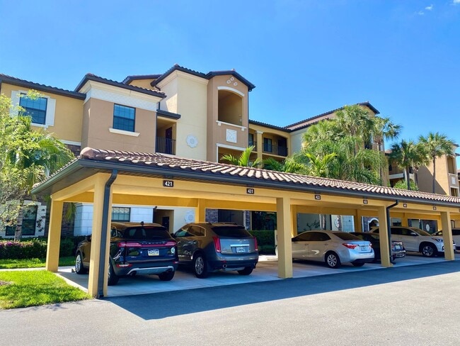 Building Photo - AVAILABLE NOW Unfurnished Annual Rental fo...