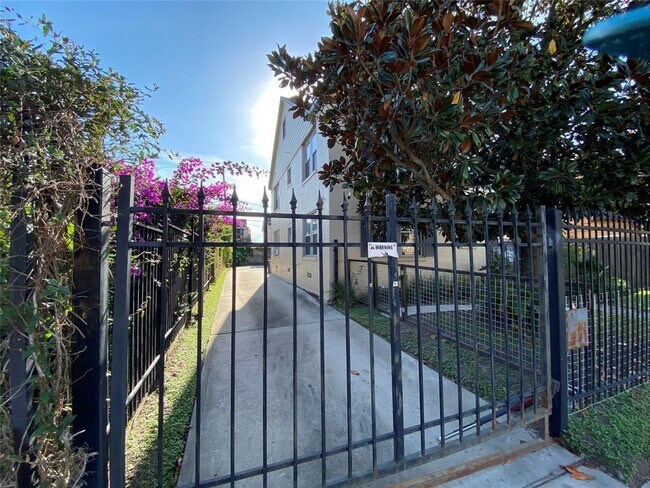 Building Photo - 2716 Arbor St