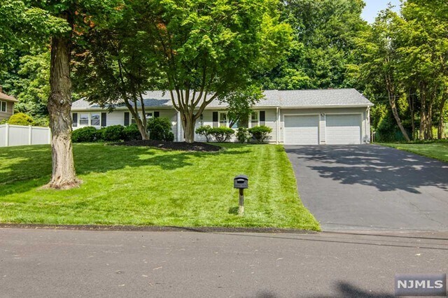 Primary Photo - 537 Spencer Dr