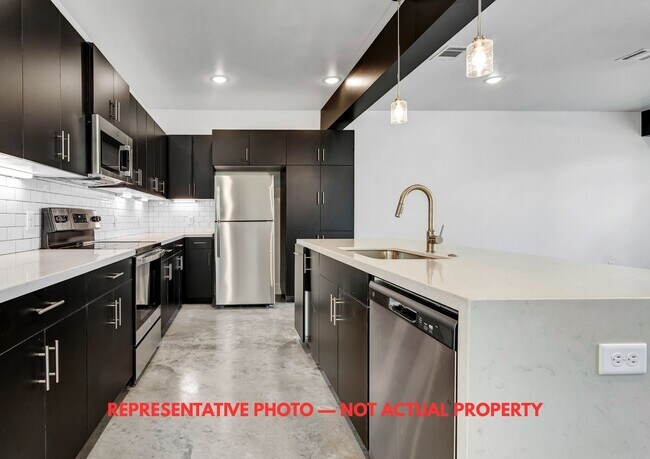 Foto del edificio - 207 Lynn Dr