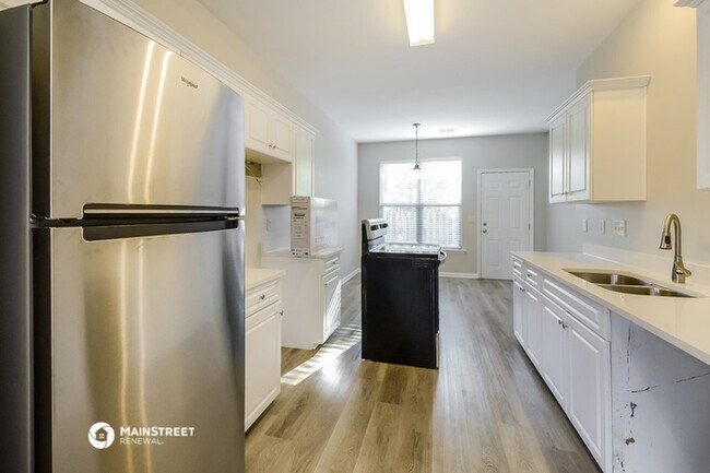 Building Photo - 1270 Easterwood Blvd