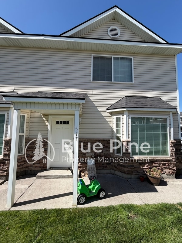 Building Photo - 577 Legacy Ln