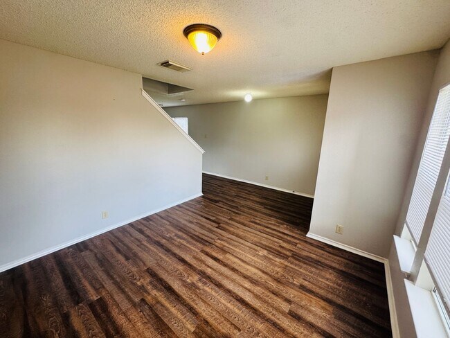 Foto del edificio - 6703 Winterpath Dr