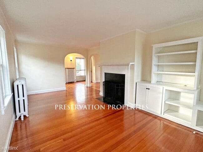 Building Photo - 3 br, 1 bath House - 300 Waverley Ave