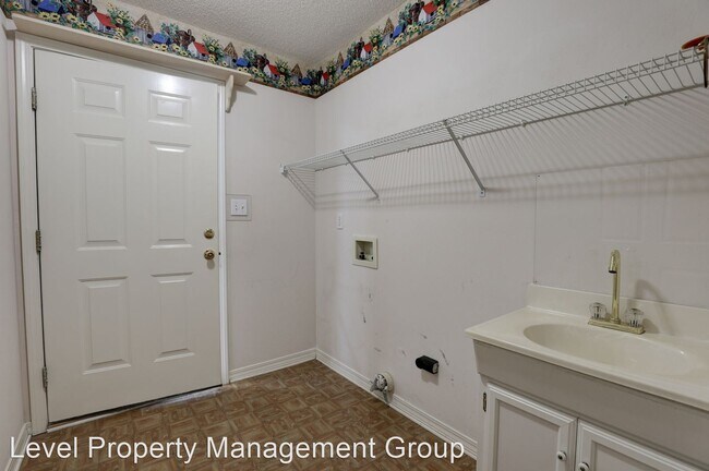 Building Photo - 3 br, 2 bath House - 20860 Lowry Drive