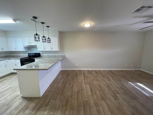 Foto del edificio - 3001 E Price St