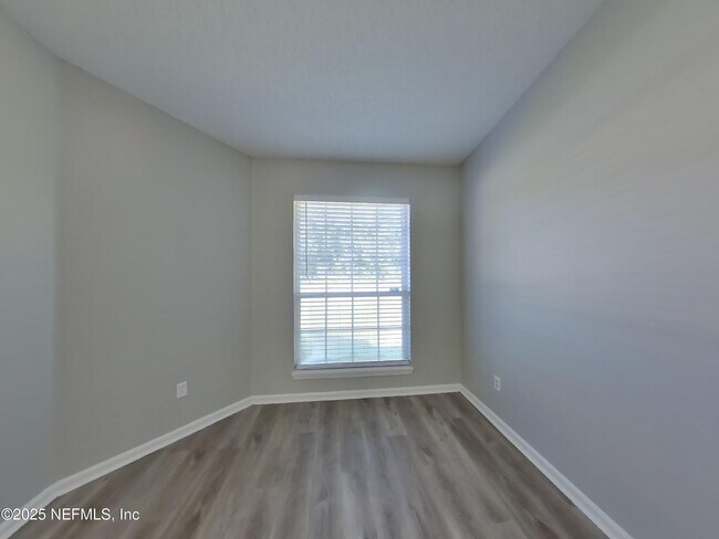 Building Photo - 1020 Woodbridge Hollow N