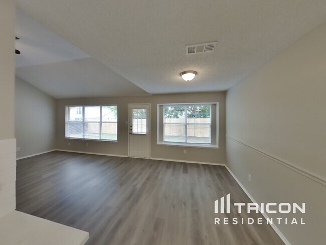 Building Photo - 8317 Cloverglen Ln