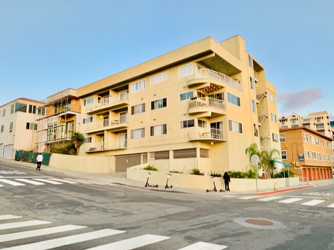 View of building from the beach - 1649 Appian Way