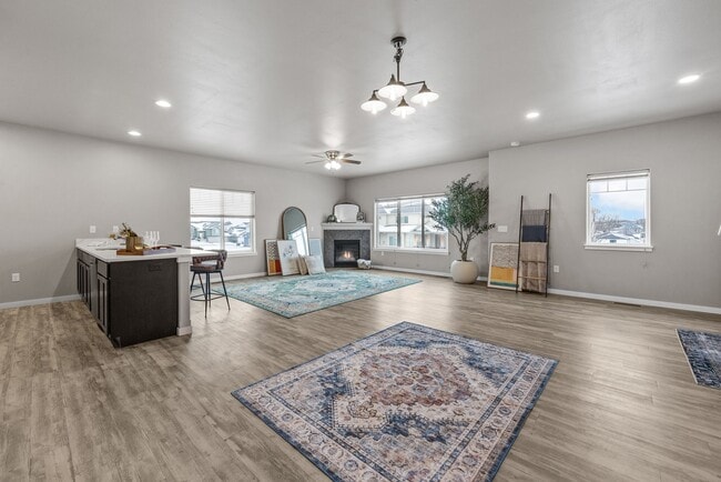 Photo - 290 Kenneth Dr House