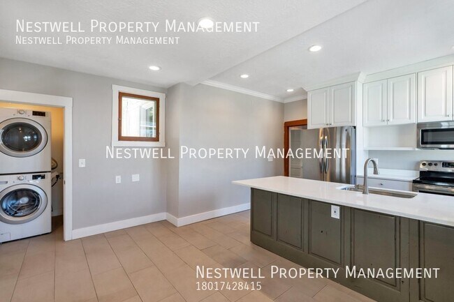 Foto del edificio - $250 OFF 1ST MONTHS RENT! Newly Renovated ...