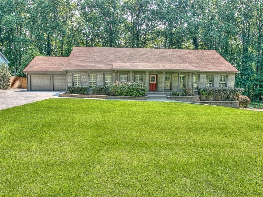 Primary Photo - 5575 Lake Forrest Dr