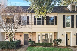 Building Photo - 13062 Trail Hollow Dr