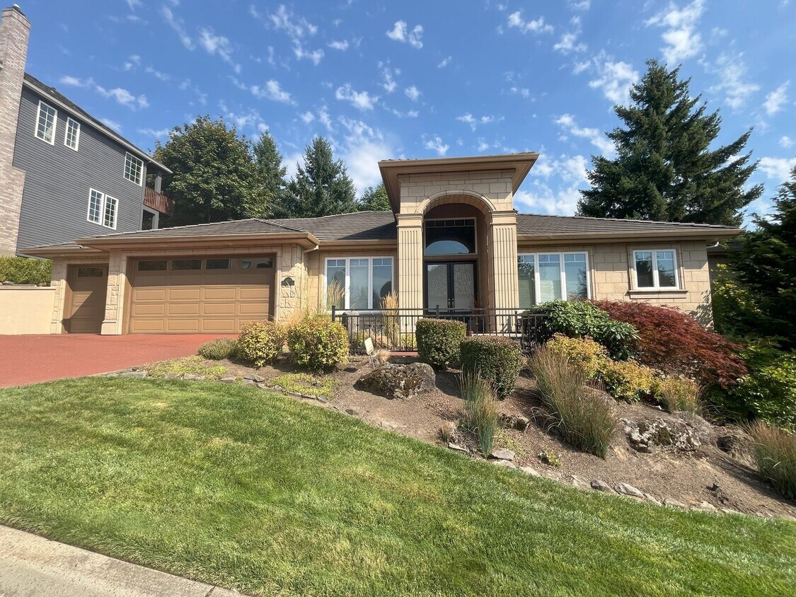 Primary Photo - Forest-View Luxury Home with 5 Bedrooms, L...