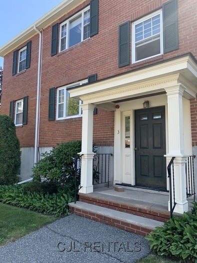 Photo - 3 Harris Cir (Arlington, MA)