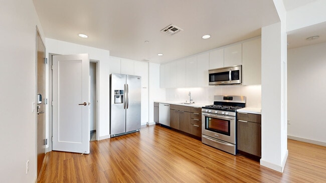 Interior Photo - 3033 Wilshire