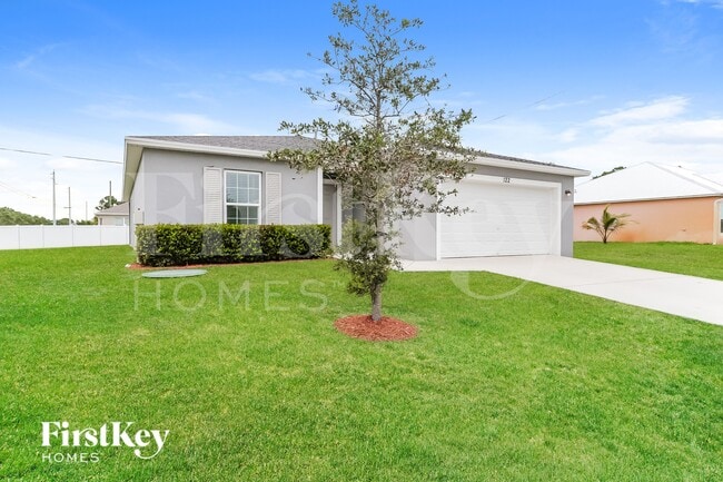 Building Photo - 122 SW Sea Lion Rd