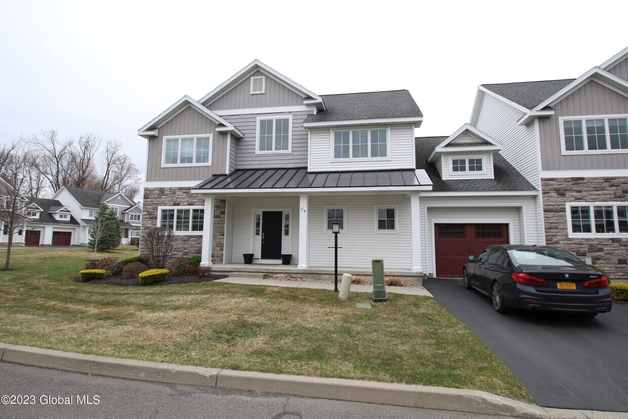 Foto principal - 24 Mulberry Dr