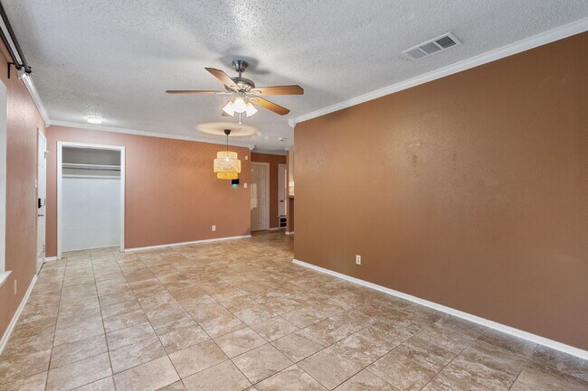 Building Photo - 7430 Saddlewood St